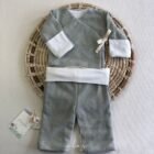 Pijama Kimono disponible en Alas por tres. Abrigando con amor - Descubre nuestras prendas suaves, cálidas y seguras para los más pequeños. Ropa para bebés prematuros y Niños hasta 4 años. Recién Nacido, Primera muda