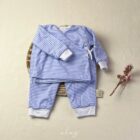 Pijama Kimono disponible en Alas por tres. Abrigando con amor - Descubre nuestras prendas suaves, cálidas y seguras para los más pequeños. Ropa para bebés prematuros y Niños hasta 4 años. Recién Nacido, Primera muda